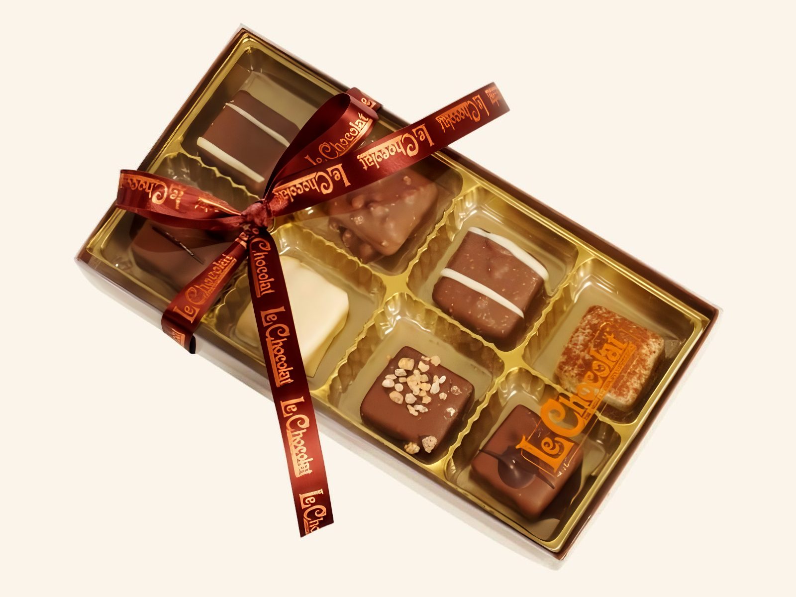 Our 8-piece gift box with ribbon